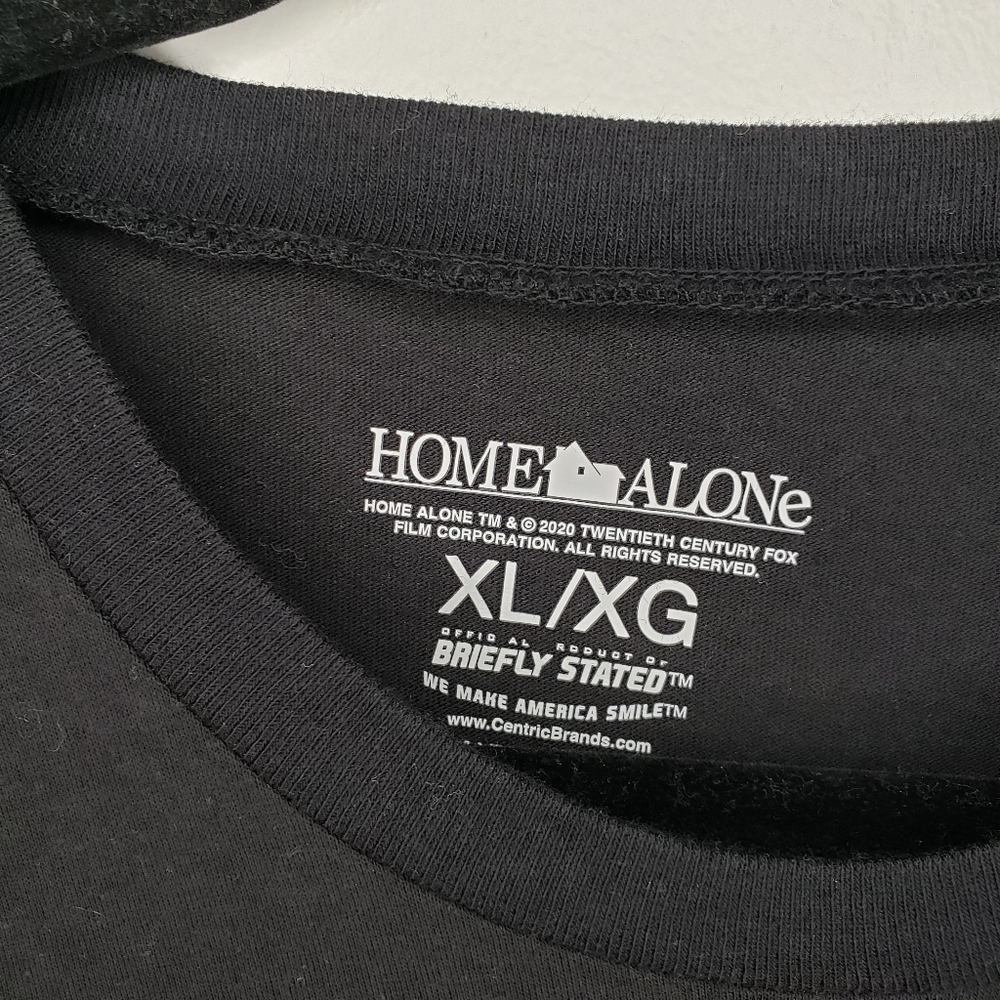 Black Graphic Tee - The Wet Bandits Design - Picture 3 of 4